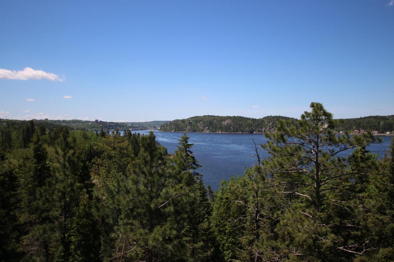 Gite Du Haut Des Arbres Chicoutimi Exterior foto